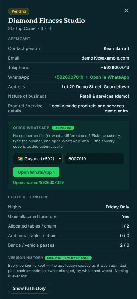 A customer file with contact details, quick WhatsApp and version history